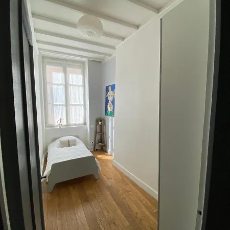 Beautiful 3br In Center *