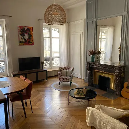Apartment Beautiful 3br In Center