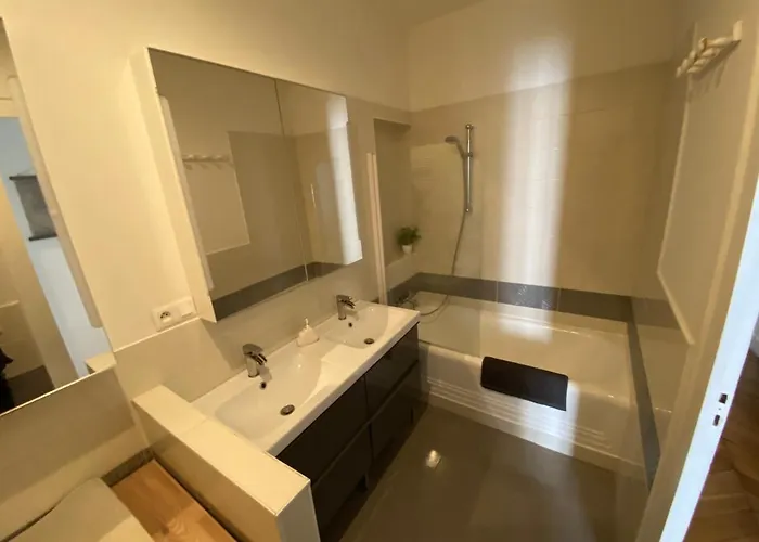 Beautiful 3br In Center *